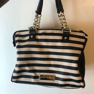 Slouchy Betsey Johnson striped handbag 🖤